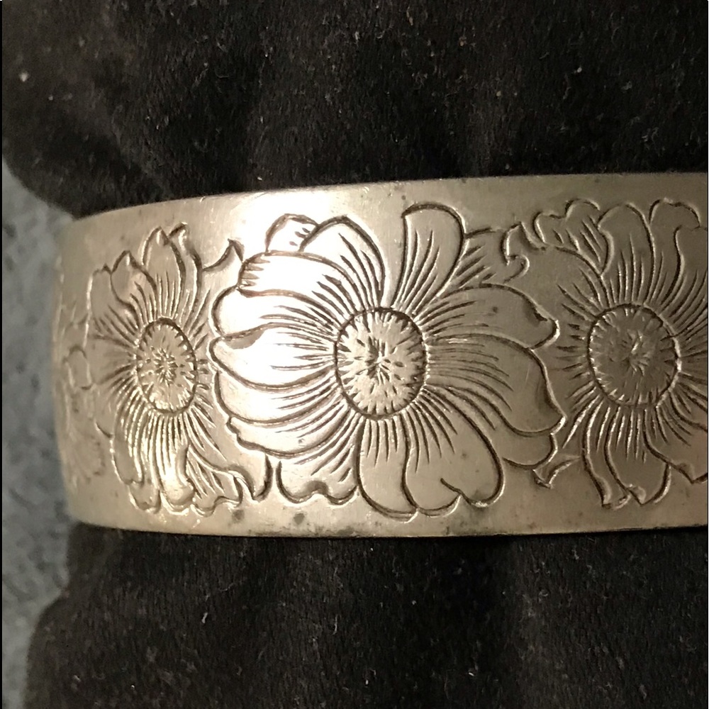 Silver band bracelet